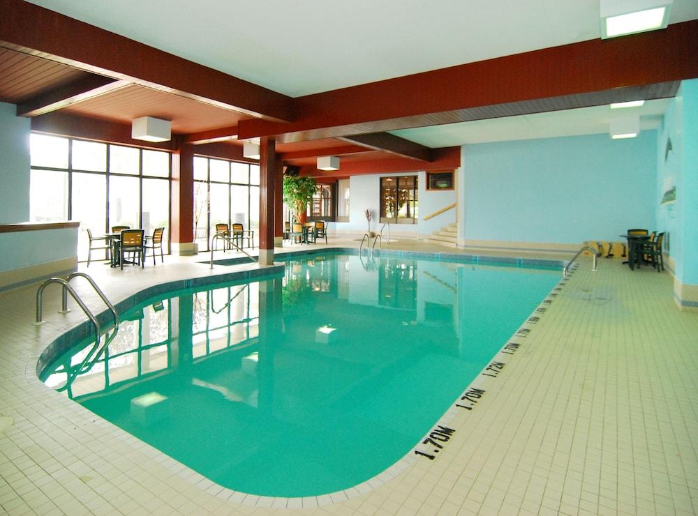 Quality Inn & Suites Brampton Bagian luar foto