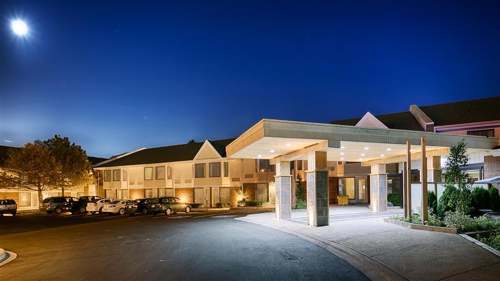 Quality Inn & Suites Brampton Bagian luar foto