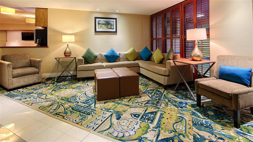 Quality Inn & Suites Brampton Bagian luar foto