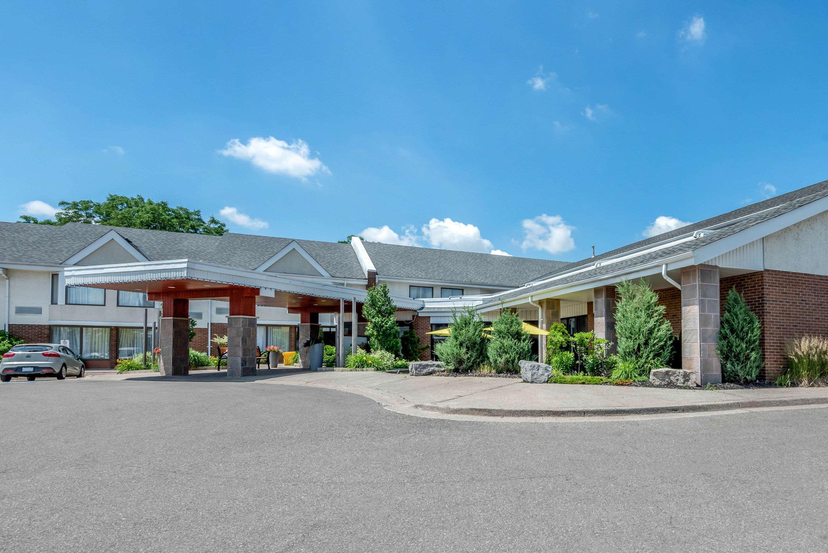 Quality Inn & Suites Brampton Bagian luar foto