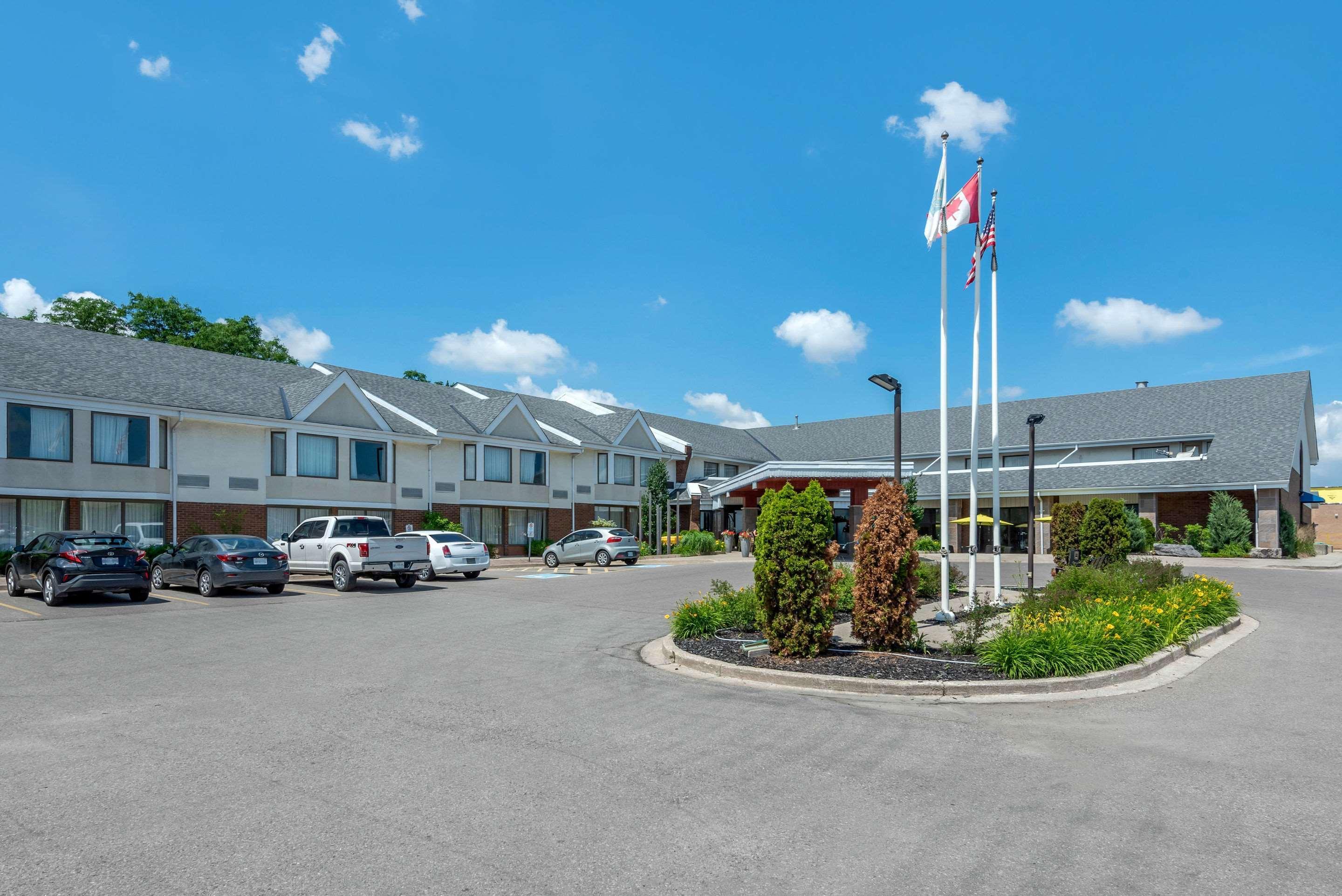 Quality Inn & Suites Brampton Bagian luar foto